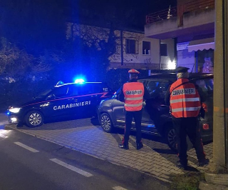 Porto Sant’Elpidio - Lancia bottiglia dall’auto contro il Sert, denunciato 31enne